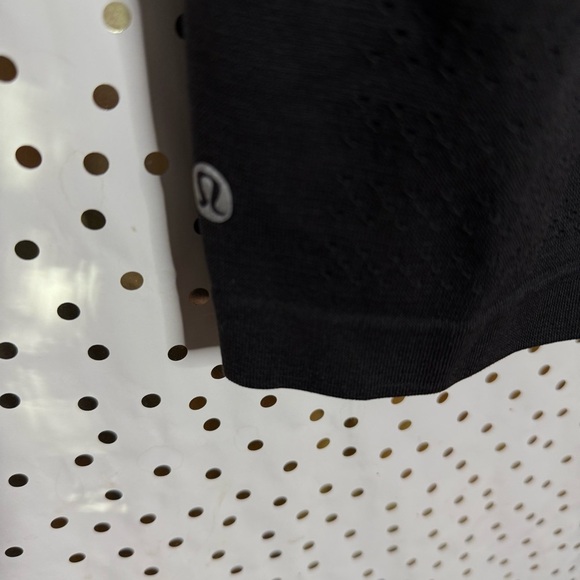 Lululemon Black Top - Picture 4 of 6